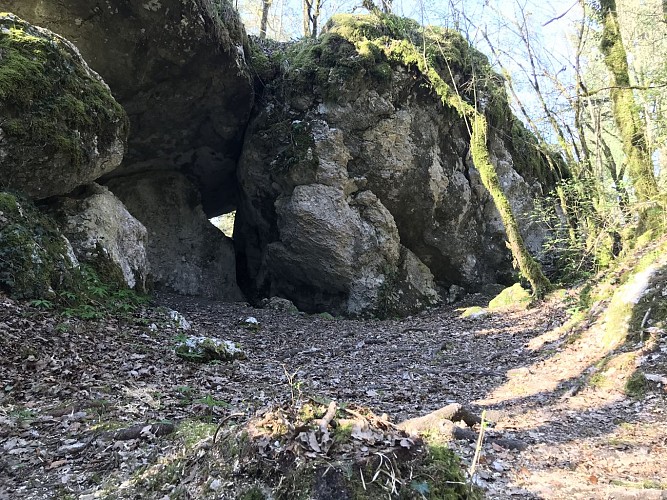 La grotte du loup et le mystère du Disque Céleste