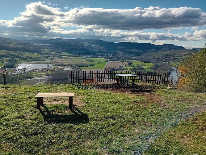 St Romain picnic area