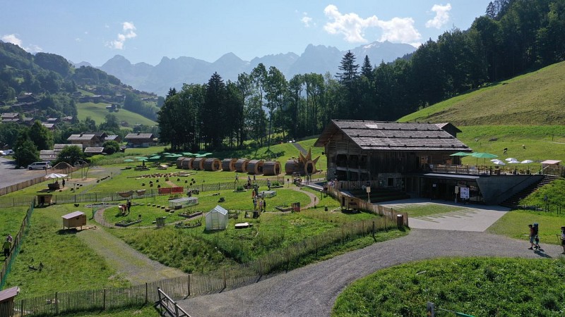 La Source, a play park and an exploration of the Alp