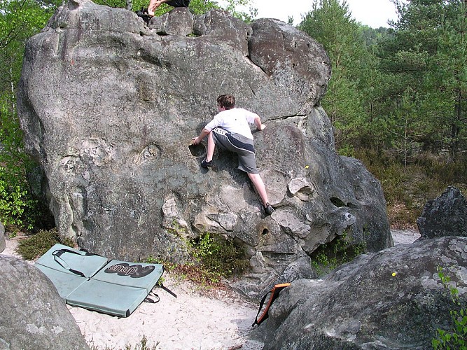 Col des Montets rock climbing site