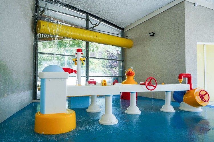 Richard Bozon Swimming Pool