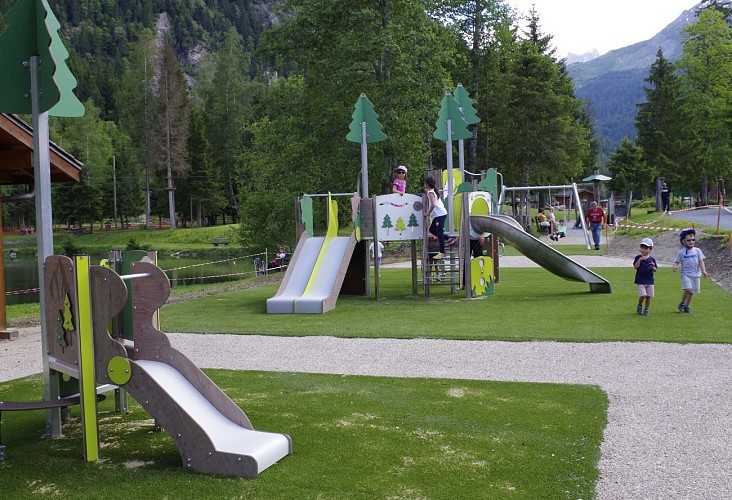 Playground in the Pontet leisure park