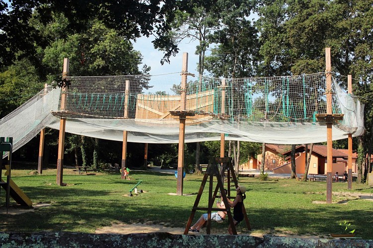 Акро Домбес