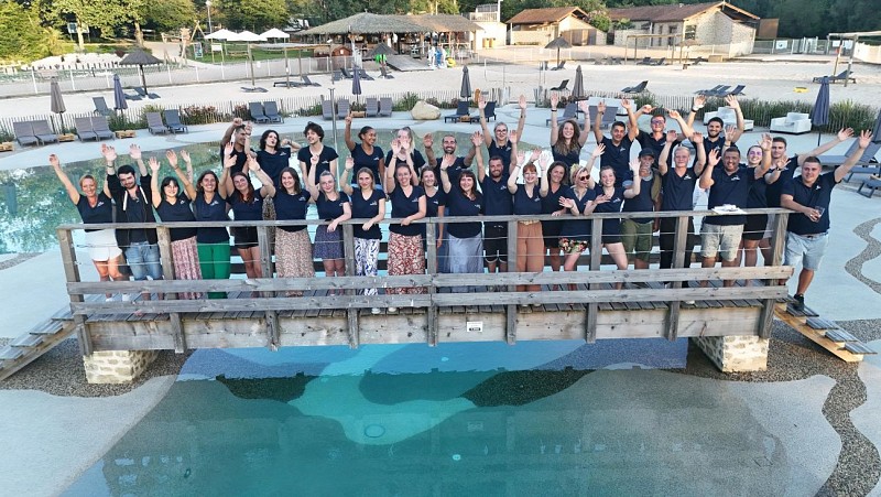 Акро Домбес