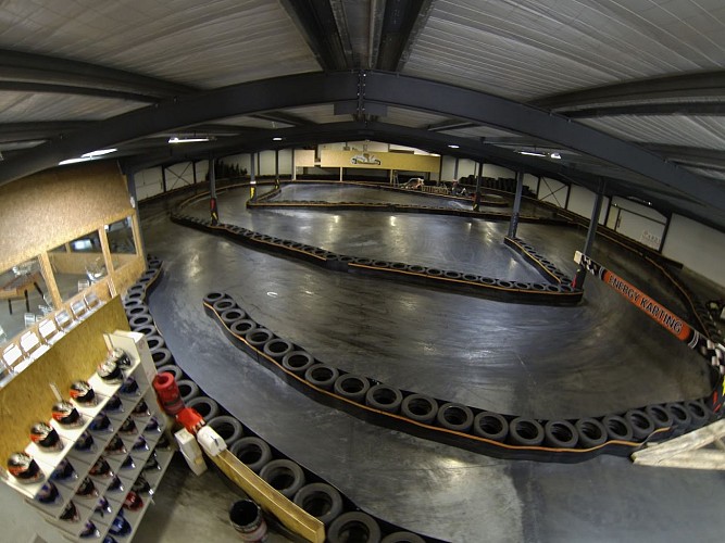 Circuit de karts électriques
