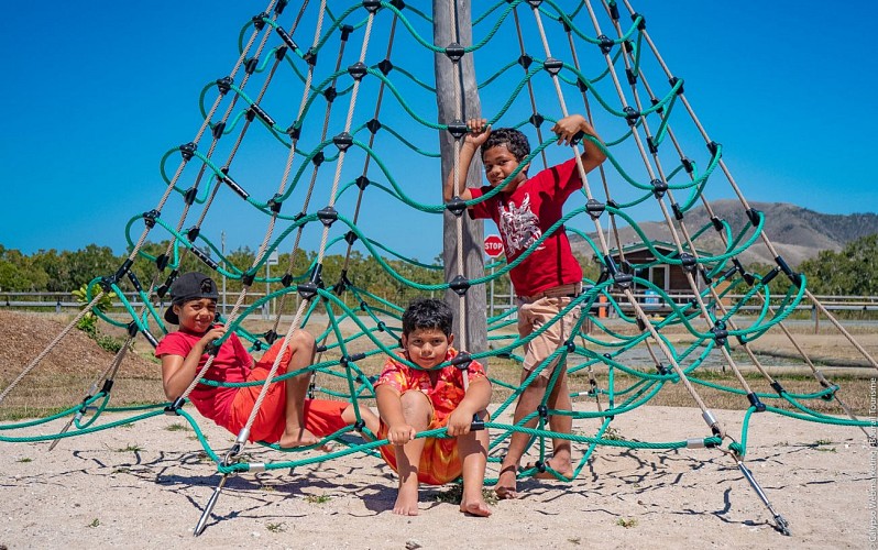 Aire de jeux pour  enfants à Deva