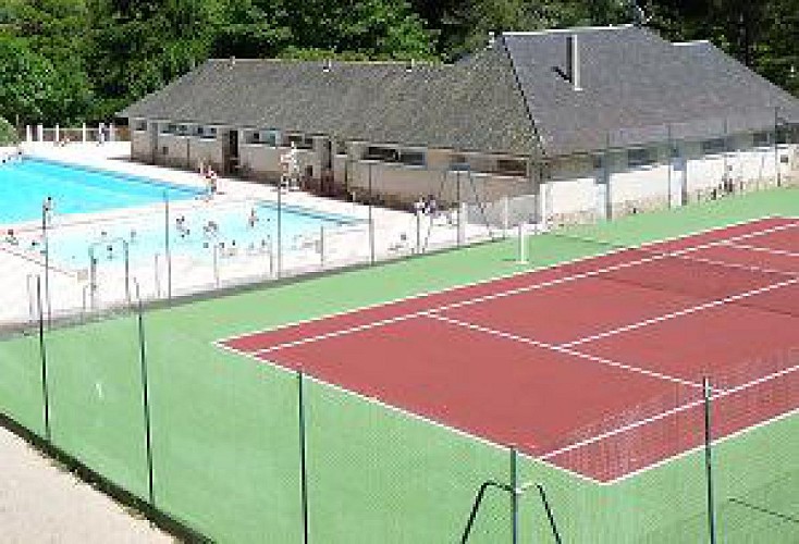Tennis de Chaudes-Aigues (courts extérieurs)