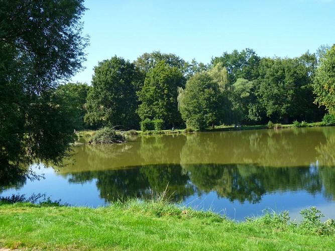 Étang - 	Autry-Issards