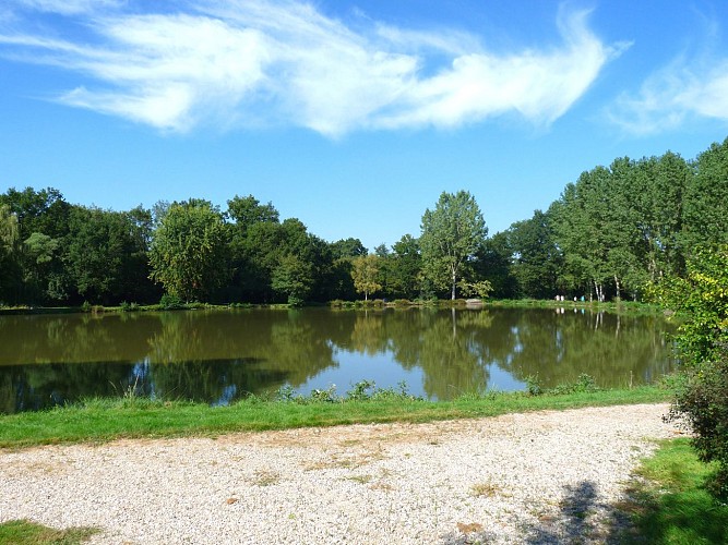 Étang - 	Autry-Issards