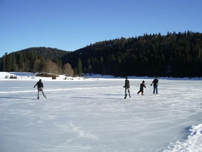 Patinage sur le lac Genin