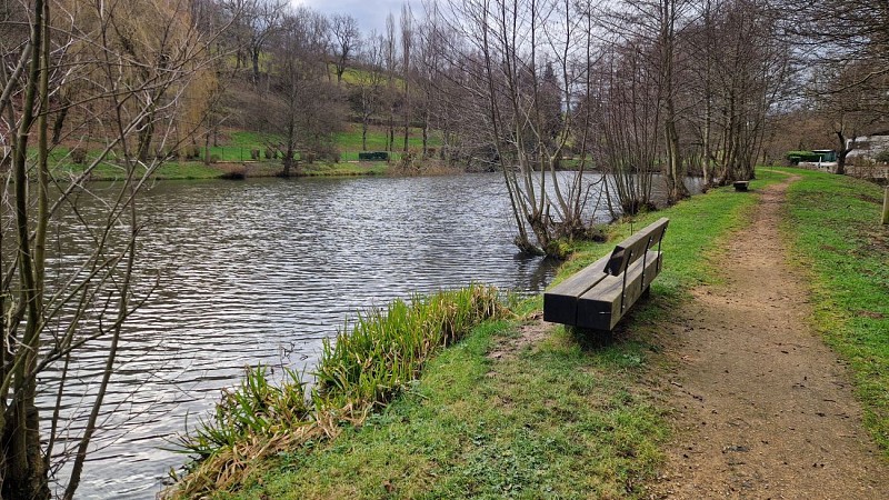 Pêcher au plan d'eau de Trades