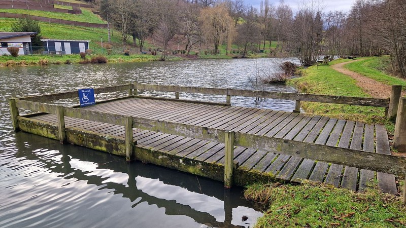 Pêcher au plan d'eau de Trades