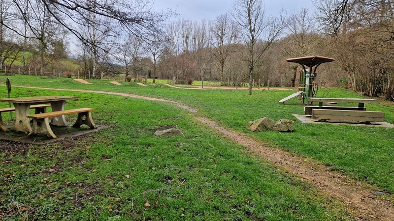 Pêcher au plan d'eau de Trades