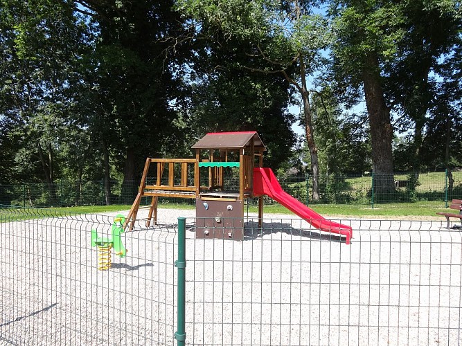 Spielplatz - Aveizieux