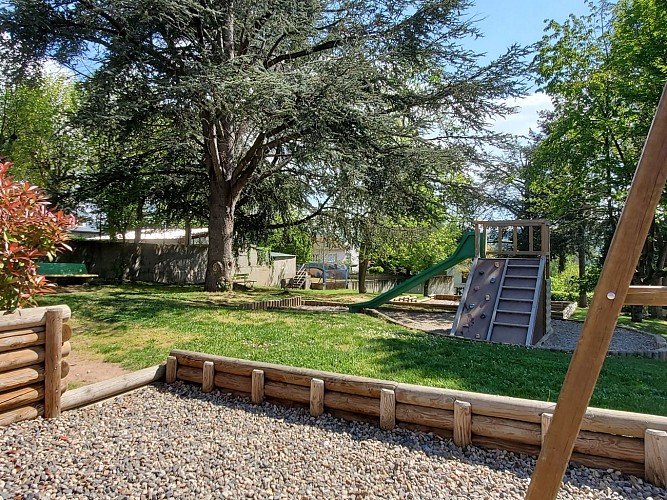 Aire de jeux - Rozier-en-Donzy