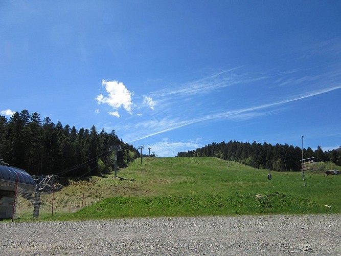 Chalmazel, Mittelgebirgsort