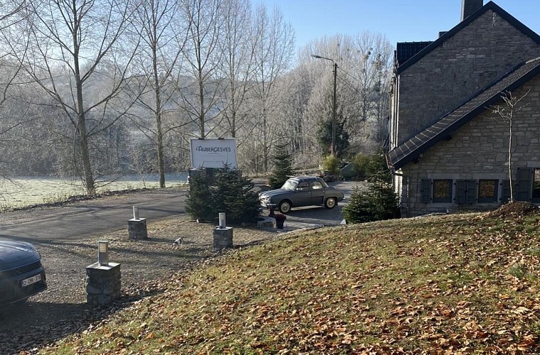 Aubergesves Miss Cocotte extérieur