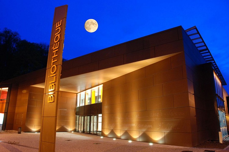 MULTIMEDIA-BIBLIOTHEK