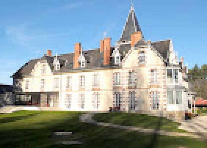 Hôtel à Neuvy-sur-Barangeon Le Domaine de Croix en Sologne