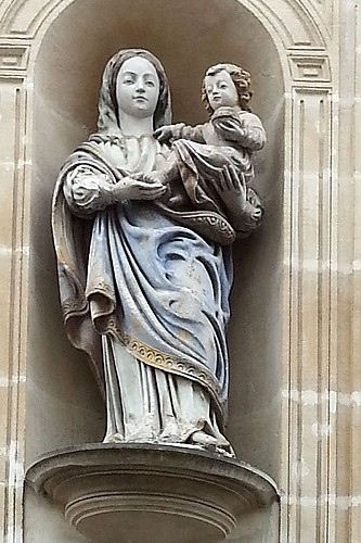 Vierge portant l'enfant Jésus.