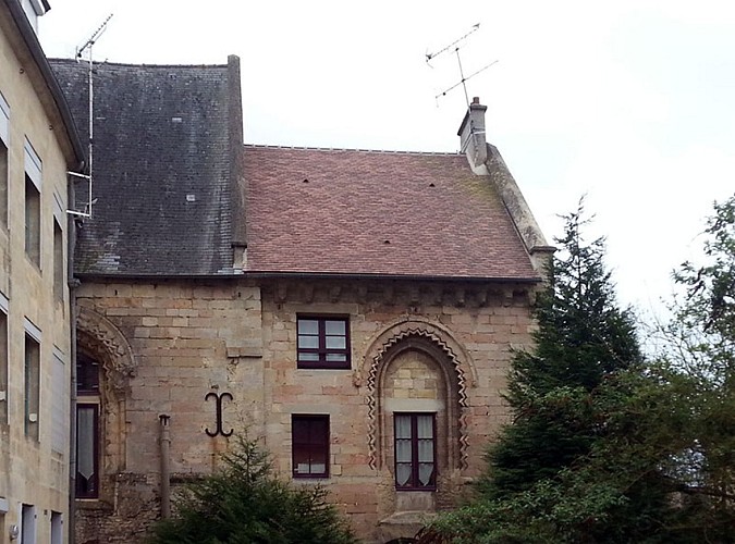 Façade sud de l'ancienne chapelle Notre-Dame de la place.