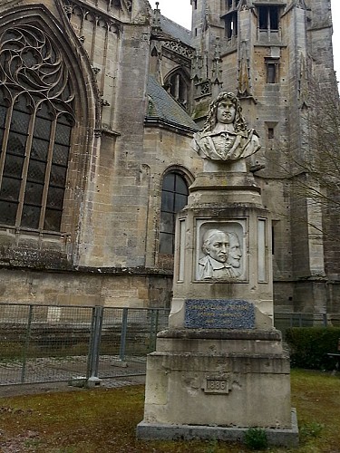 Buste de François Eudes de Mézeray.