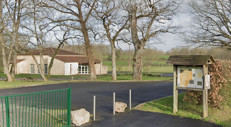 Aire de pique-nique - Stade de Liglet