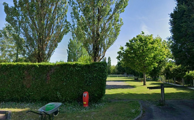 Aire de pique-nique - Stade de Villemort