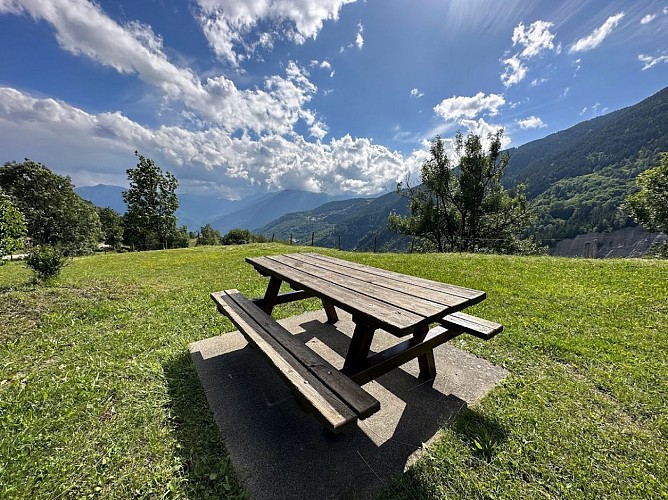 Picnic area Cheminées des Fées
