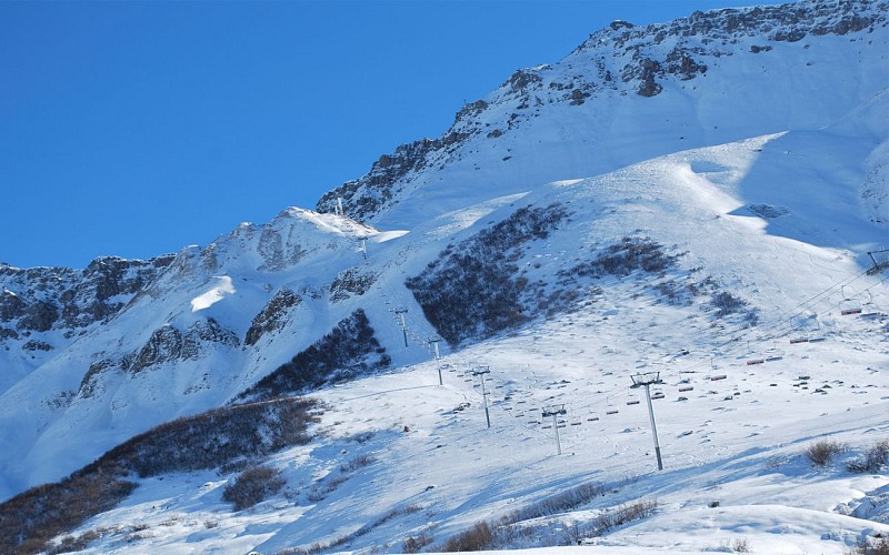 "Soleil Rouge" chairlift