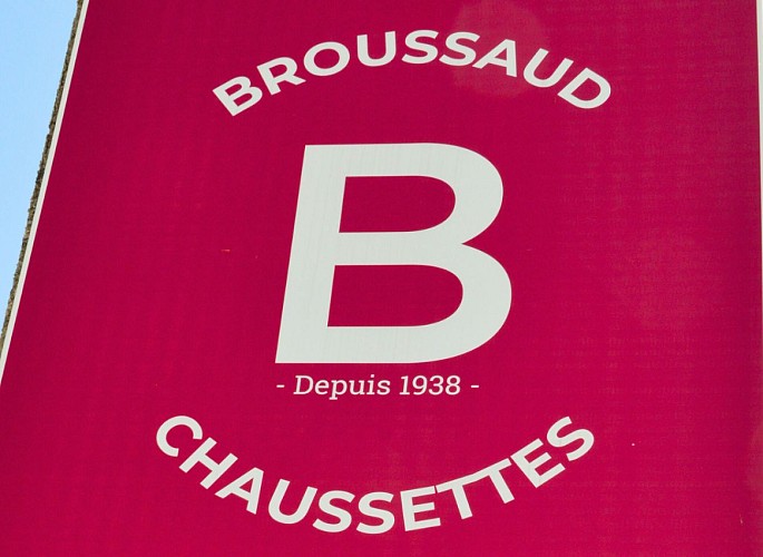 enseigne-broussaud-textiles-les-cars 