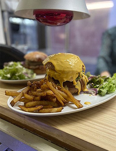 burger-restaurant-cosy-west_TS