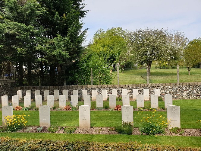Hervin Farm British Cemetery
