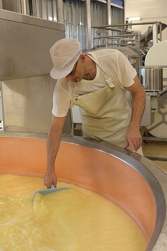 La Fruitière du Valromey - Production de Comté