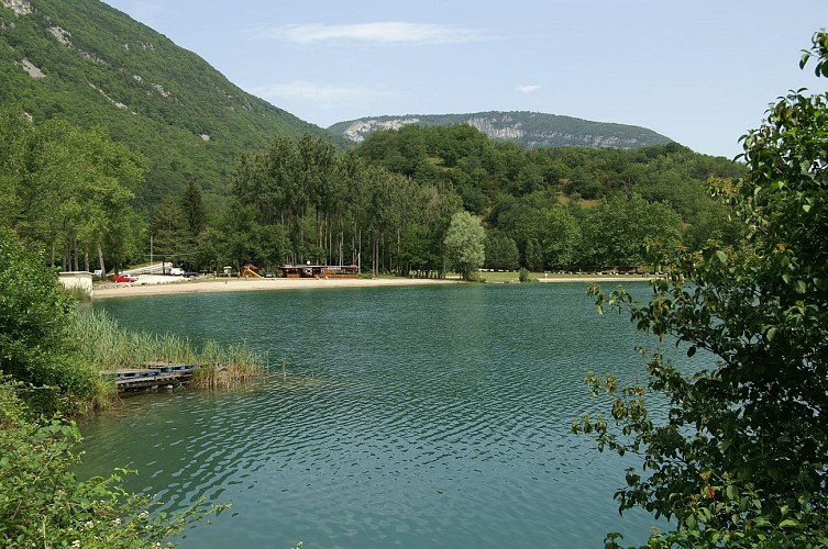 Baignade au lac de Virieu-le-Grand