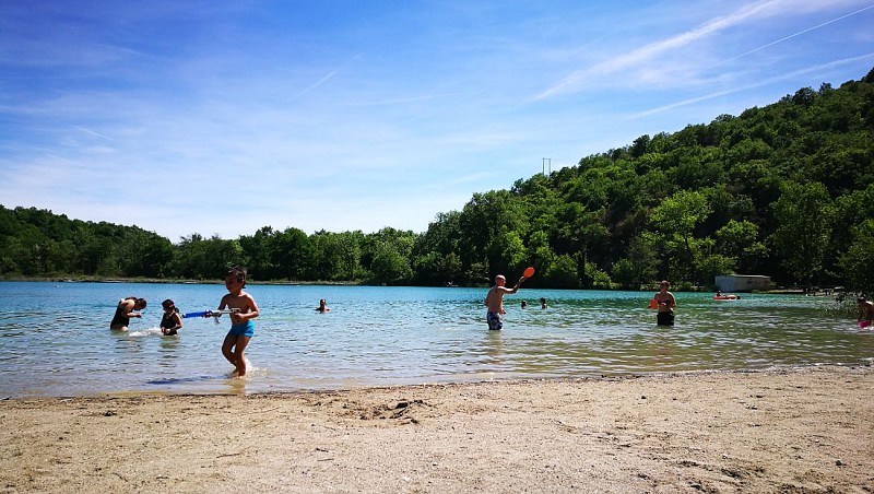 Baignade au lac de Virieu-le-Grand