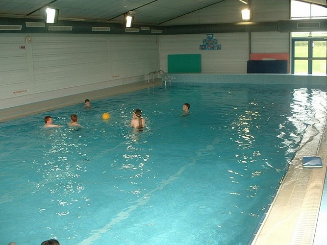 Leçon de natation à la Piscine de Saint-Pierre-en-Auge