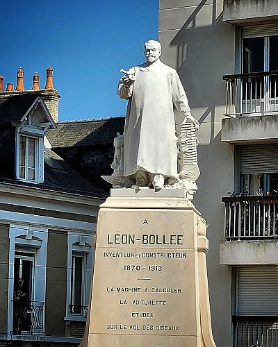 Monument à Léon Bollée - AS OT Le Mans Métropole