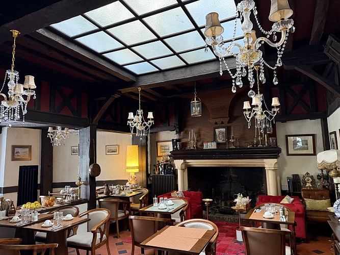 20260802-hotel-morand-salle-petit-dejeuner