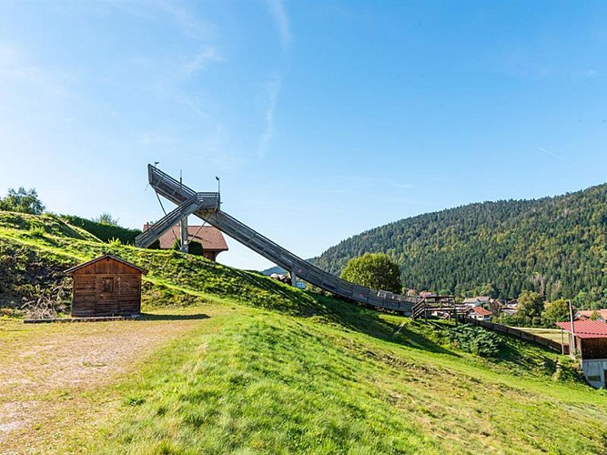 LE TREMPLIN DE SAUT À SKI - SKI JUMP