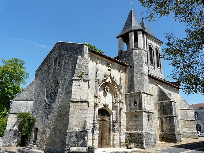 800px-Champagnac-de-Belair_église_(3)