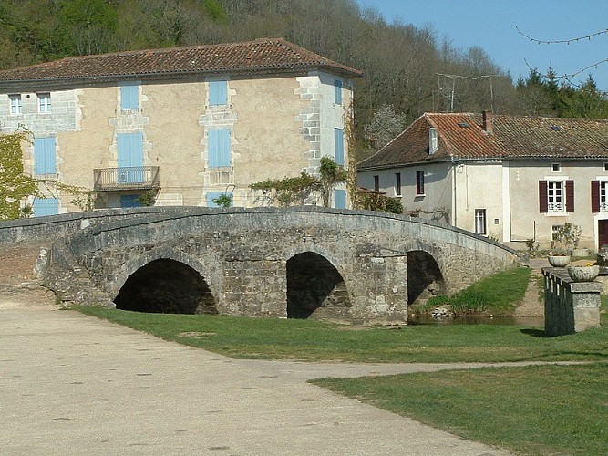 Saint Jean de Côle pont