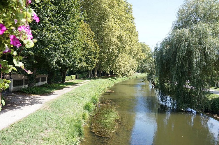 Canal de lalinde pays de Bergerac