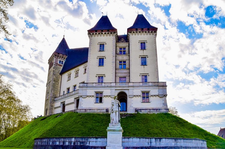 Musée National du Château de Pau - Pau  - Vue depuis statue Phoebus