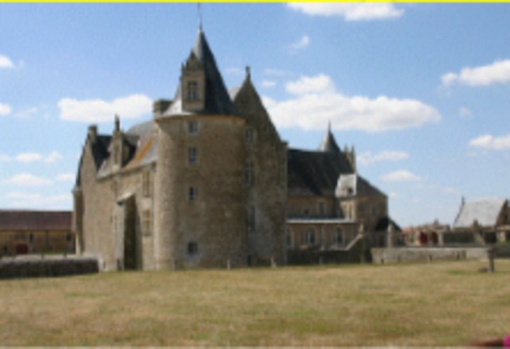 Visite des extérieurs et de la chapelle du château de Saveilles