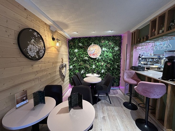 Coffee_and_tea_Salle_mur végétal_Courseulles