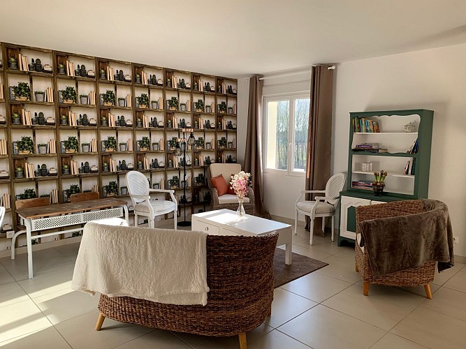 Salle à manger, bibliothèque et jeux de société Gite