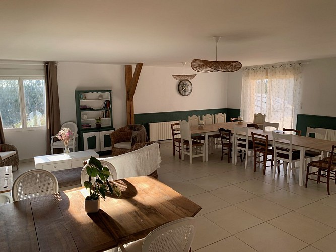 Salle à manger, bibliothèque et jeux de société Gite