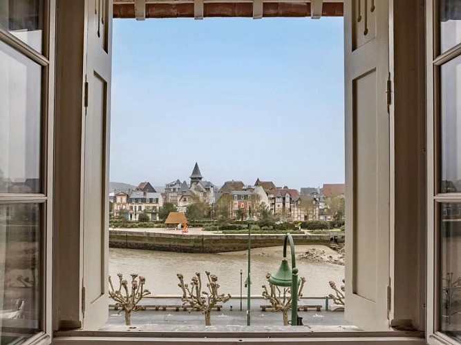 tr_h-1200,w-1600,pr-true,fo-auto-9