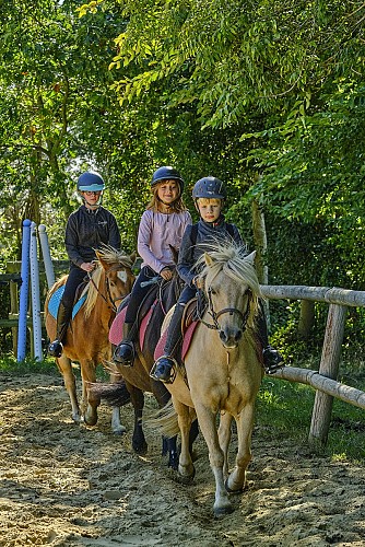 ECOLE D'ÉQUITATION DES PRESNES